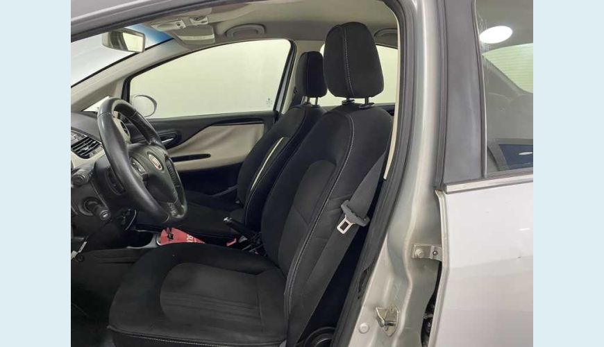 FIAT LINEA ESSENCE 1.8 16V FLEX - PRATA - 2015 Foto 10 (Grande)