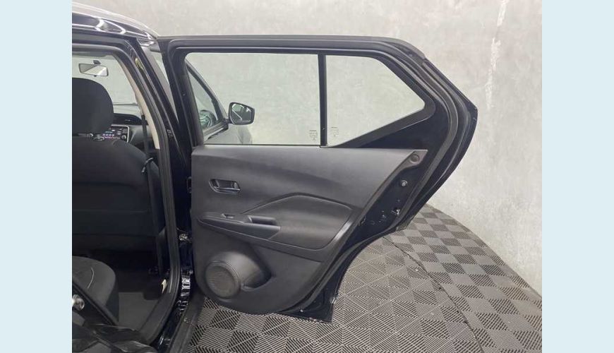 NISSAN KICKS SENSE 1.6 FLEX AUT. - PRETO - 2022 Foto 10 (Grande)