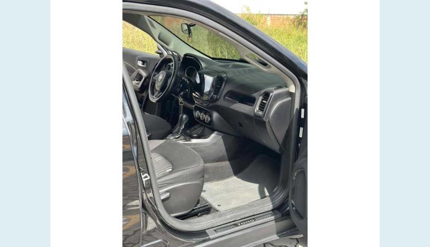 FIAT TORO FREEDOM 1.8 AT6 4X2 FLEX - PRETO - 2017 Foto 10 (Grande)