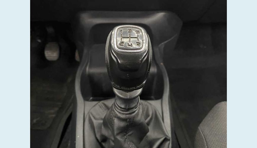 FIAT UNO ATTRACTIVE 1.0 - PRATA - 2021 Foto 10 (Grande)