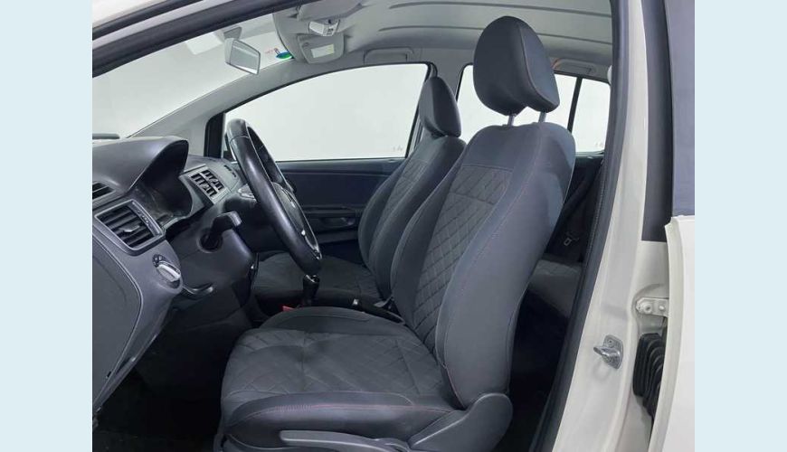VOLKSWAGEN FOX 1.6 16V MSI HIGHLINE FLEX - BRANCO - 2016 Foto 10 (Grande)