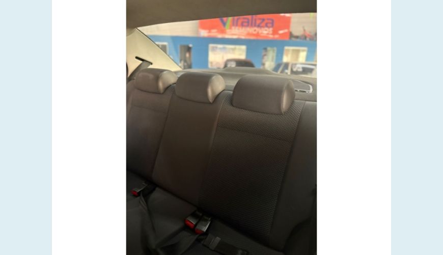 VOLKSWAGEN VOYAGE - PRATA - 2015 Foto 10 (Grande)