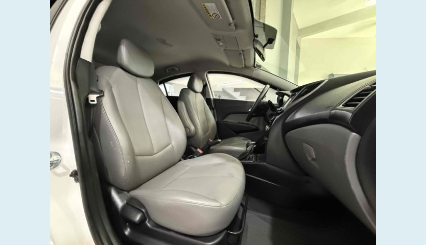 HYUNDAI HB 20S - BRANCO - 2017 Foto 10 (Grande)