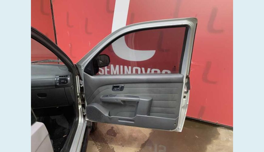 FIAT STRADA ADVENTURE 1.8 16V FLEX CD - PRATA - 2011 Foto 10 (Grande)