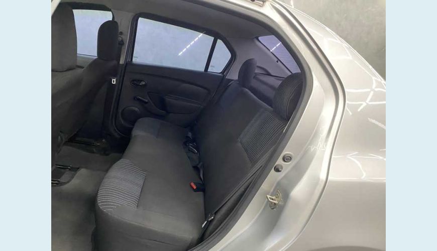 RENAULT LOGAN AUTHENTIQUE 1.0 12V SCE (FLEX) - PRATA - 2018 Foto 10 (Grande)