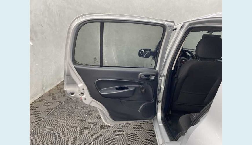 FIAT UNO ATTRACTIVE 1.0 - PRATA - 2021 Foto 10 (Grande)