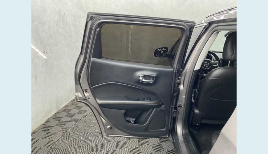 JEEP COMPASS 2.0 LONGITUDE 4X2 AUT. FLEX - CINZA - 2019 Foto 10 (Grande)