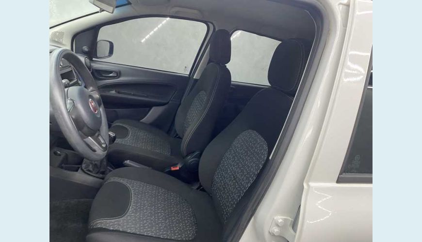 FIAT UNO ATTRACTIVE 1.0 - BRANCO - 2021 Foto 10 (Grande)