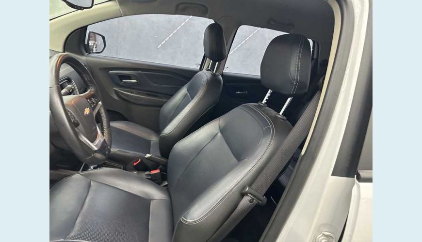 CHEVROLET SPIN PREMIER 1.8 (AUT.) - BRANCO - 2023 Foto 10 (Grande)