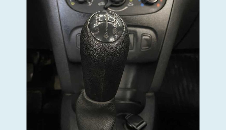 RENAULT LOGAN AUTHENTIQUE 1.0 12V SCE (FLEX) - BRANCO - 2020 Foto 10 (Grande)