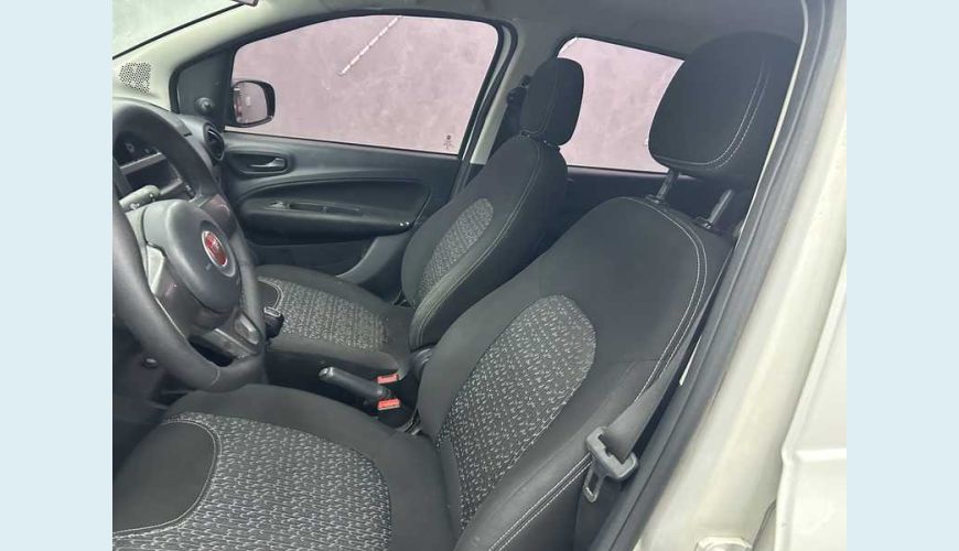 FIAT UNO ATTRACTIVE 1.0 - BRANCO - 2021 Foto 10 (Grande)