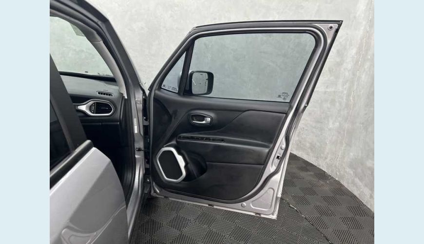 JEEP RENEGADE LONGITUDE 1.8 4X2 AUT. FLEX - PRATA - 2021 Foto 10 (Grande)