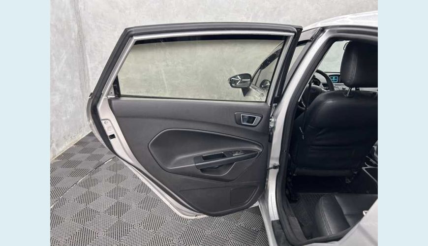 FORD NEW FIESTA HATCH NEW FIESTA SE 1.6 16V POWERSHIFT - PRATA - 2014 Foto 10 (Grande)