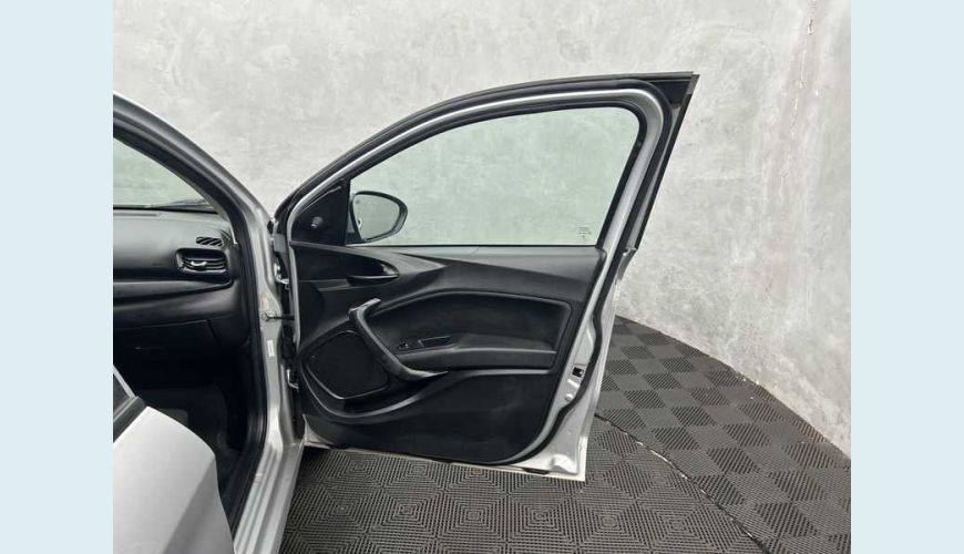 FIAT CRONOS DRIVE 1.3 (FLEX) AT - PRATA - 2023 Foto 10 (Grande)