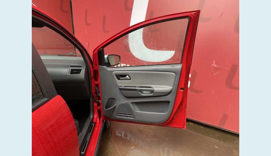 VOLKSWAGEN CROSSFOX 1.6 16V MSI (FLEX) - VERMELHO - 2015 Foto 10 (Grande)