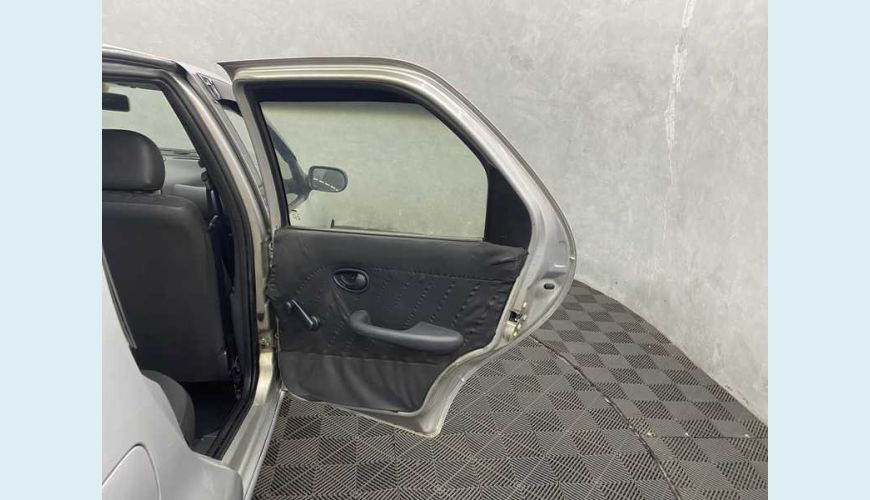 FIAT SIENA FIRE 1.0 8V FLEX - PRATA - 2010 Foto 10 (Grande)