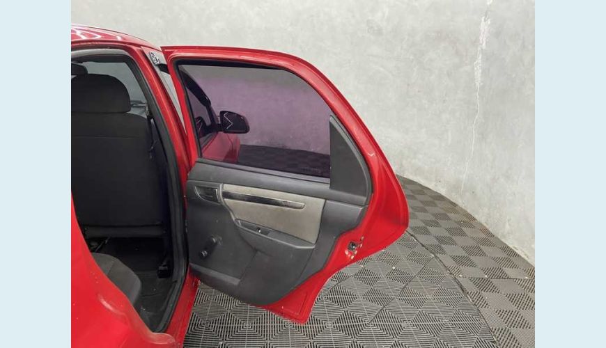 CHEVROLET CELTA LT 1.0 (FLEX) - VERMELHO - 2014 Foto 10 (Grande)