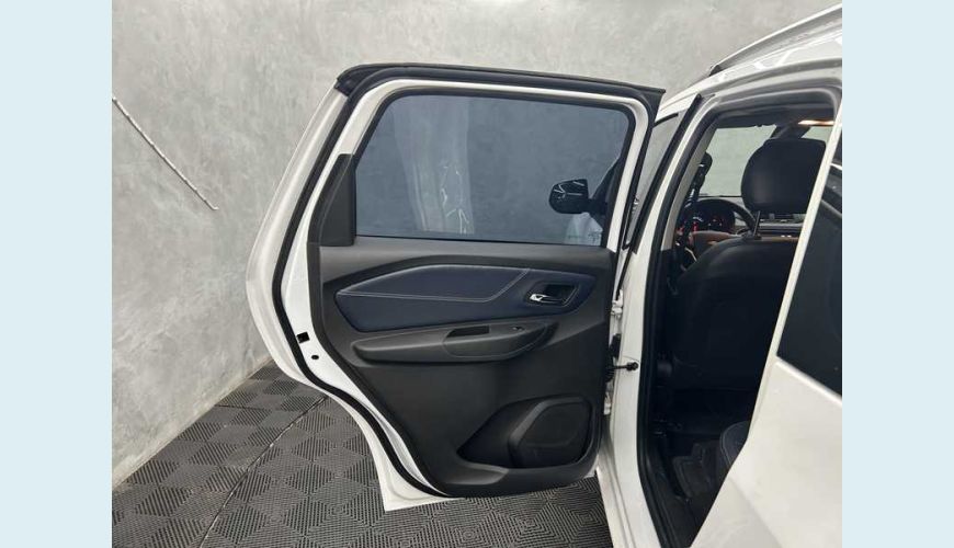 CHEVROLET SPIN PREMIER 1.8 (AUT.) - BRANCO - 2023 Foto 10 (Grande)