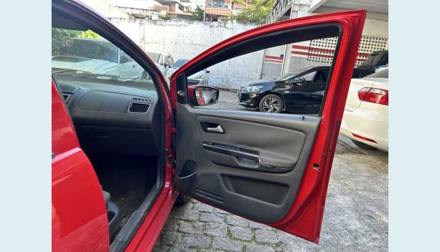 VOLKSWAGEN FOX 1.0 TEC FLEX 2P - VERMELHO - 2011 Foto 10 (Grande)