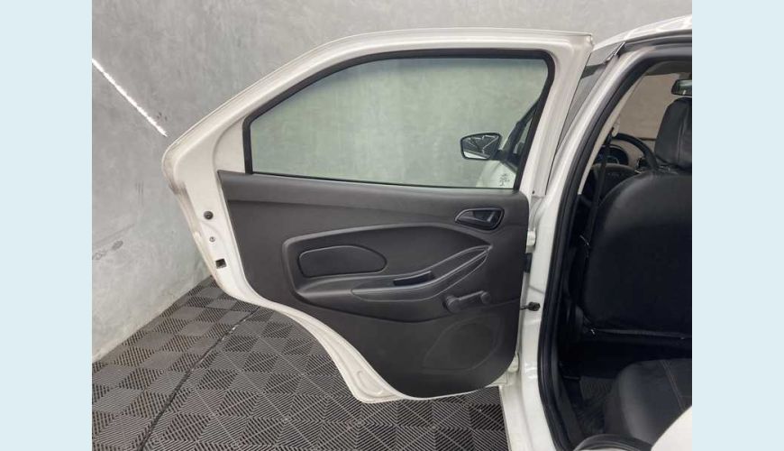 FORD KA SEDAN SE 1.5 12V (FLEX) - BRANCO - 2018 Foto 10 (Grande)