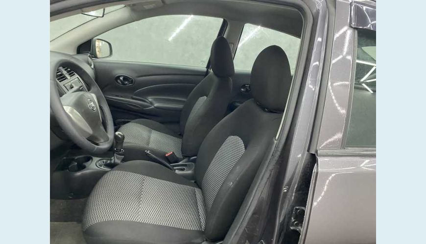 NISSAN VERSA 1.0 12V V-DRIVE (FLEX) - CINZA - 2021 Foto 10 (Grande)