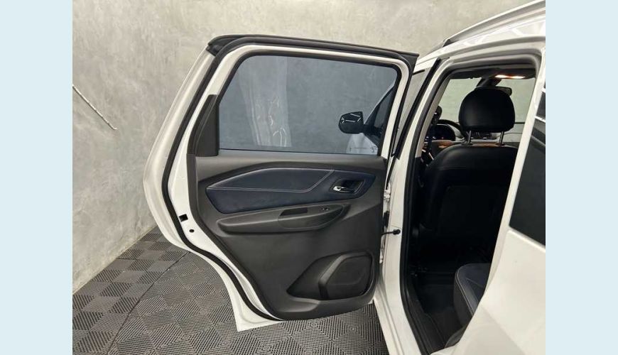 CHEVROLET SPIN PREMIER 1.8 (AUT.) - BRANCO - 2023 Foto 10 (Grande)