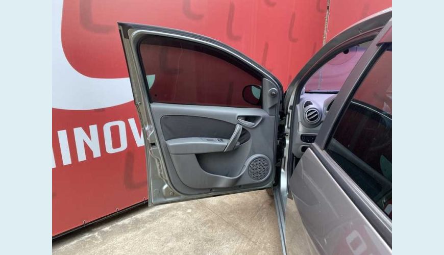 FIAT PALIO ATTRACTIVE 1.0 8V (FLEX) - CINZA - 2013 Foto 10 (Grande)