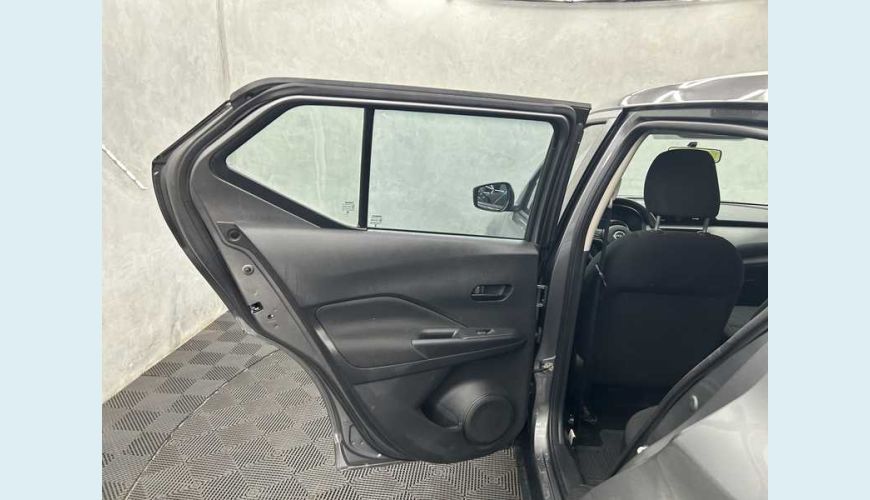 NISSAN KICKS ACTIVE 1.6 (FLEX) - CINZA - 2024 Foto 10 (Grande)