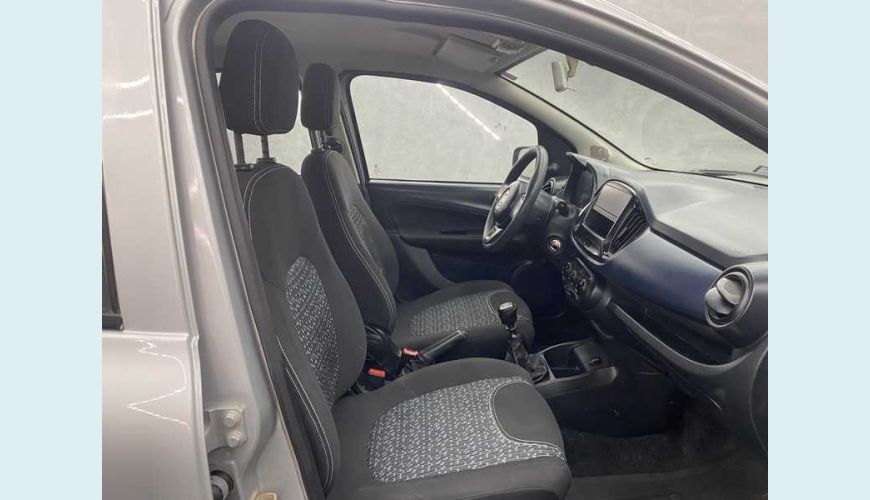 FIAT UNO ATTRACTIVE 1.0 - PRATA - 2021 Foto 10 (Grande)