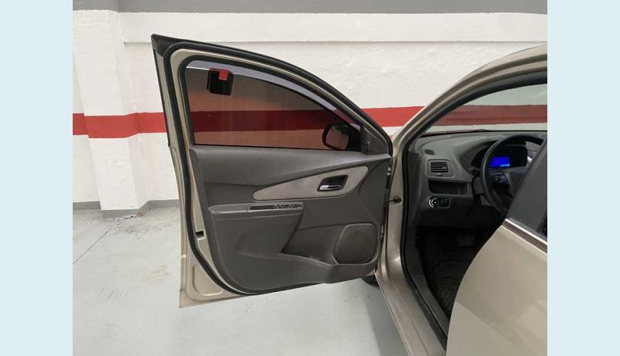 CHEVROLET COBALT LTZ 1.8 8V (AUT) (FLEX) - BEGE - 2013 Foto 10 (Grande)