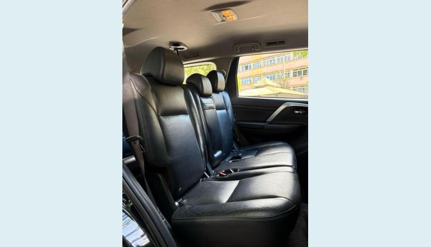 MITSUBISHI MMC PAJERO SPORT HPE - PRETO - 2021 Foto 10 (Grande)