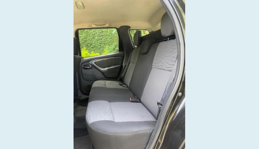 RENAULT DUSTER 20 D 4X2A - PRETO - 2015 Foto 10 (Grande)