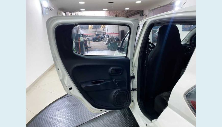 FIAT MOBI EVO LIKE 1.0 (FLEX) - BRANCO - 2019 Foto 10 (Grande)