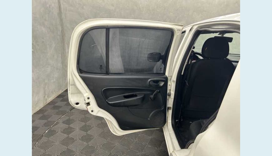 FIAT UNO ATTRACTIVE 1.0 - BRANCO - 2021 Foto 10 (Grande)