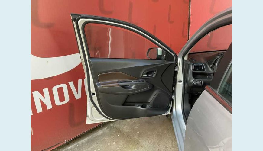 CHEVROLET COBALT LTZ 1.8 8V (AUT) (FLEX) - PRATA - 2018 Foto 10 (Grande)