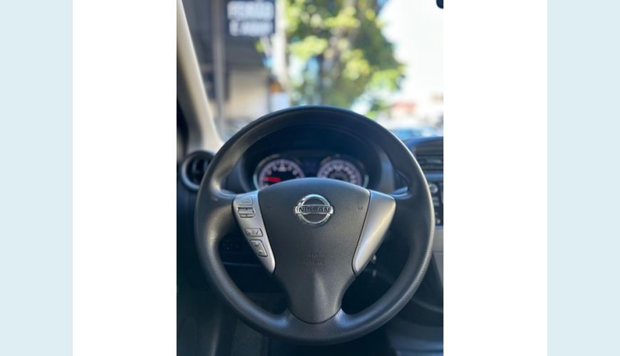 NISSAN VERSA - PRATA - 2020 Foto 10 (Grande)