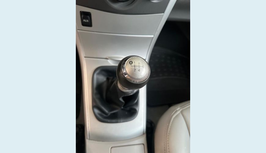 TOYOTA COROLLA GLI 1.8 FLEX 16V MEC. - PRETO - 2014 Foto 10 (Grande)
