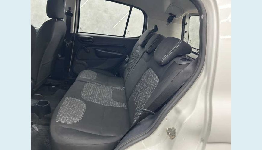 FIAT UNO ATTRACTIVE 1.0 FLEX MANUAL 4P - BRANCO - 2021 Foto 10 (Grande)