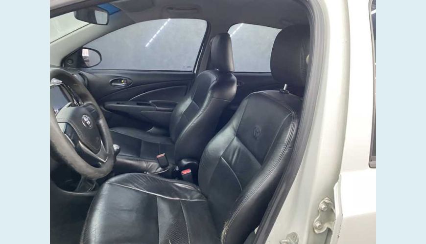 TOYOTA ETIOS X 1.3 FLEX MANUAL 4P - BRANCO - 2016 Foto 10 (Grande)
