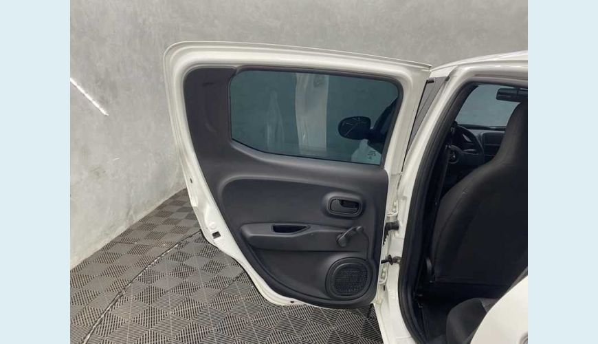 FIAT MOBI LIKE 1.0 FLEX MANUAL 4P - BRANCO - 2022 Foto 10 (Grande)