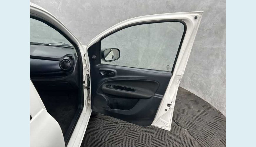 FIAT UNO ATTRACTIVE 1.0 FLEX MANUAL 4P - BRANCO - 2021 Foto 10 (Grande)