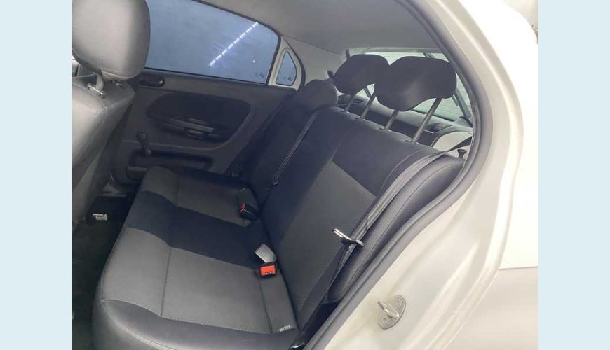 VOLKSWAGEN GOL 1.6 FLEX MANUAL 4P - BRANCO - 2022 Foto 10 (Grande)