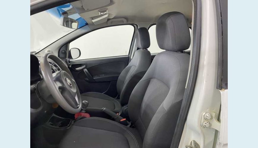 FIAT GRAND SIENA EVO ATTRACTIVE 1.4 8V FLEX MANUAL 4P - BRANCO - 2016 Foto 10 (Grande)