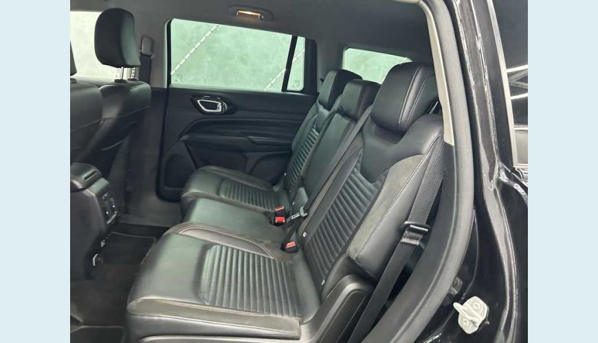 JEEP COMMANDER LIMITED 1.3 T270 FLEX AUT. 4P - PRETO - 2023 Foto 10 (Grande)