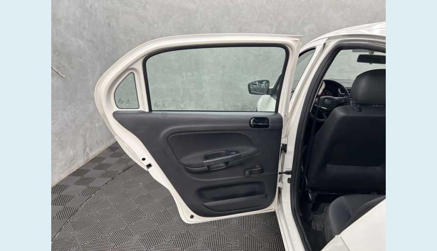 VOLKSWAGEN VOYAGE 1.0 MPI FLEX MANUAL 4P - BRANCO - 2023 Foto 10 (Grande)