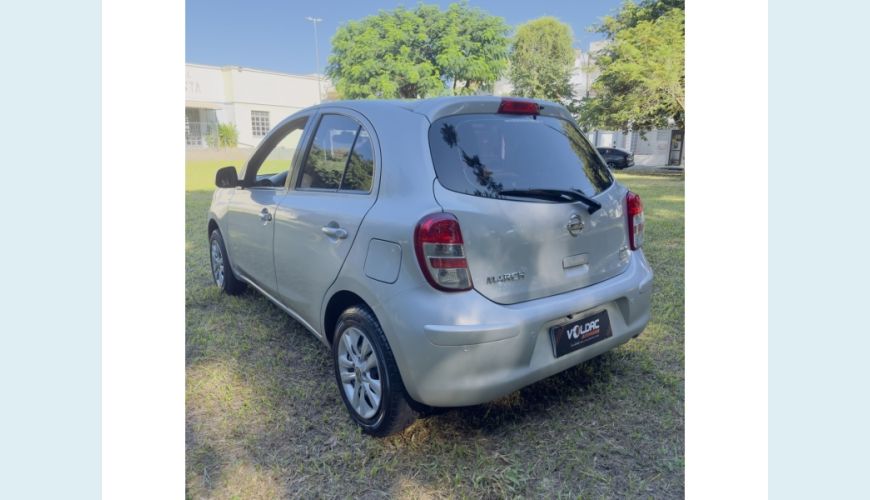NISSAN MARCH FLEX MANUAL 4P - PRATA - 2014 Foto 10 (Grande)