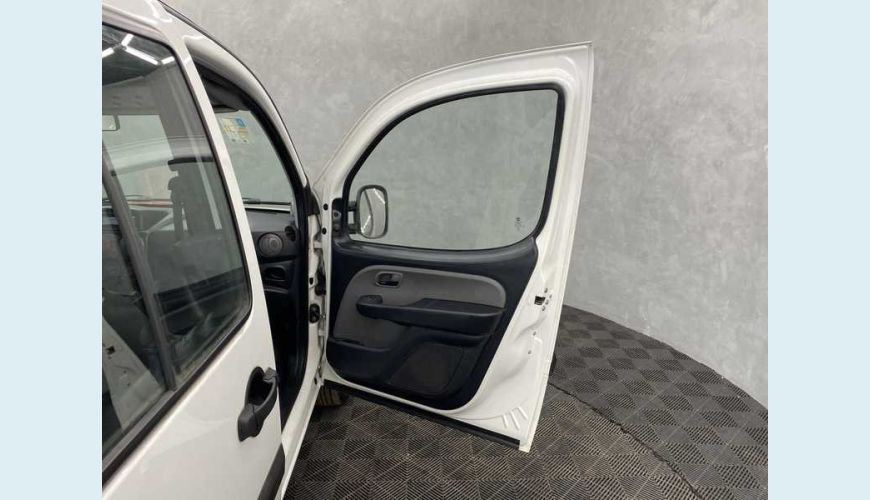 FIAT DOBLO ESSENCE 1.8 16V FLEX MANUAL 4P - BRANCO - 2020 Foto 10 (Grande)