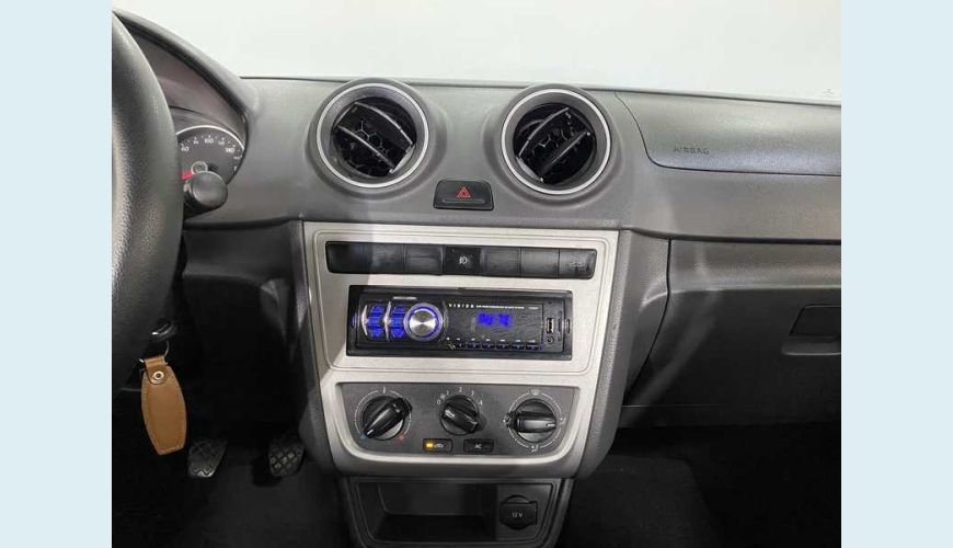 VOLKSWAGEN VOYAGE VHT 1.6 FLEX MANUAL 4P - PRATA - 2014 Foto 10 (Grande)
