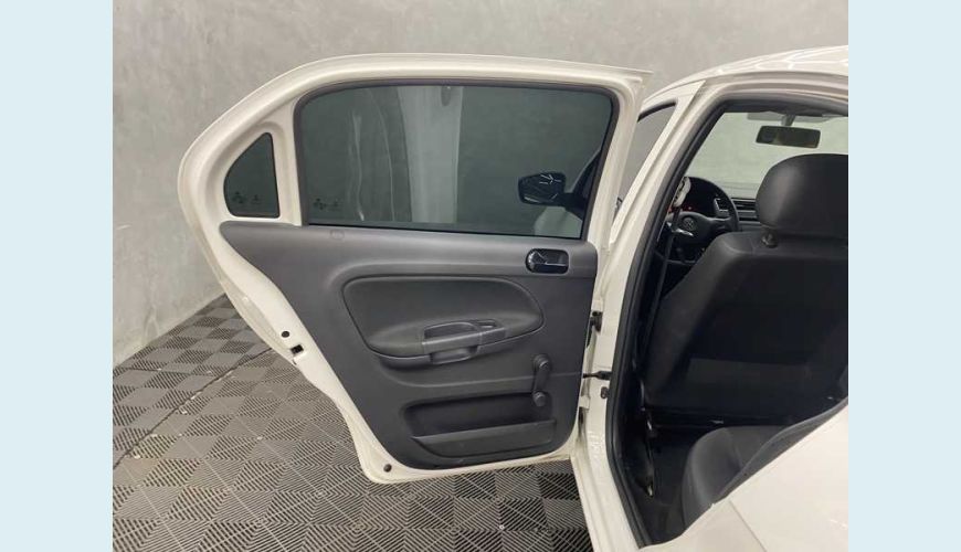 VOLKSWAGEN VOYAGE 1.0 MPI FLEX MANUAL 4P - BRANCO - 2023 Foto 10 (Grande)