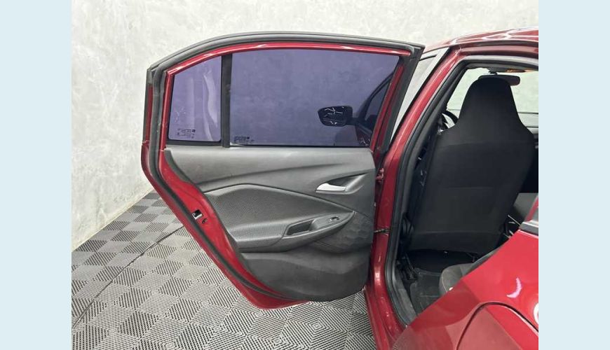 CHEVROLET ONIX LT 1.0 FLEX MANUAL 4P - VERMELHO - 2023 Foto 10 (Grande)